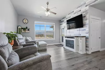 88 W Silver Dr, Vineyard, UT 84059 - Photo 14