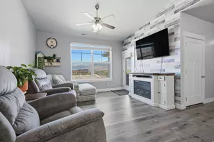 88 W Silver Dr, Vineyard, UT 84059 - Photo 14
