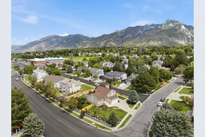 2313 E Rockview Dr, Sandy, UT 84092 - Photo 38