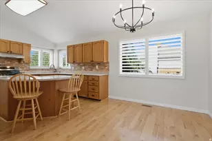 2313 E Rockview Dr, Sandy, UT 84092 - Photo 10