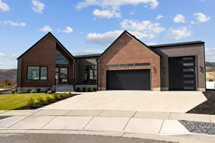 7371 W Summit Crest Circle, Herriman, UT 84096 - Photo 2