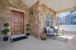 927 S Iris Ln W, Mapleton, UT 84664 - Photo 2