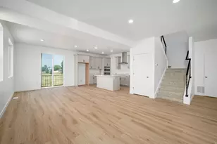 228 W Waterstone Circle, Murray, UT 84107 - Photo 4