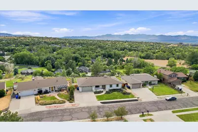 1970 E Curtis Dr, Cottonwood Heights, UT 84121 - Photo 6