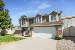 786 N 625 W, Clearfield, UT 84015 - Photo 2