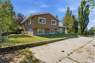 10754 S 1225 E, Sandy, UT 84094 - Photo 2