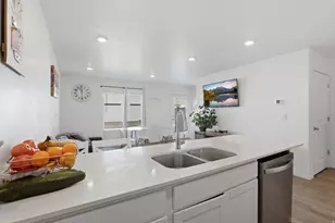 1068 E Scuttlebutt Ln, Saratoga Springs, UT 84045 - Photo 8