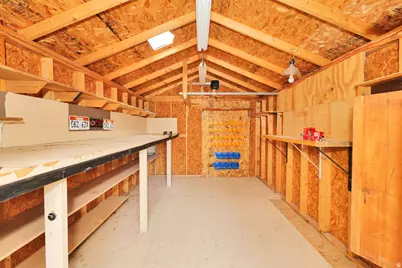 669 N Colonial St, Layton, UT 84041 - Photo 34