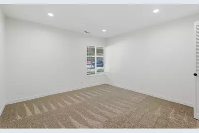 327 Peach Ln, Bountiful, UT 84010 - Photo 12