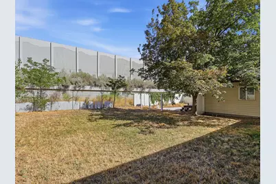 5945 S Greenwood Dr W, Murray, UT 84123 - Photo 32