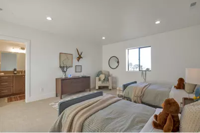 136 W Summerhill Ln, Centerville, UT 84014 - Photo 44