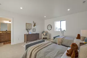 136 W Summerhill Ln, Centerville, UT 84014 - Photo 44