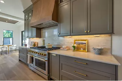 136 W Summerhill Ln, Centerville, UT 84014 - Photo 16