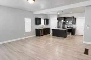 3834 E Cunninghill Dr, Eagle Mountain, UT 84005 - Photo 4