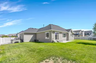 4763 N Sage Park Dr W, Eagle Mountain, UT 84005 - Photo 38