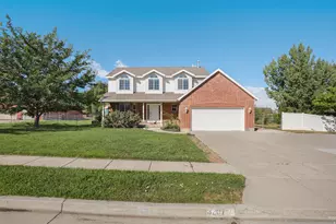 3207 N Pelican Dr, Farr West, UT 84404 - Photo 54