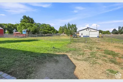 3207 N Pelican Dr, Farr West, UT 84404 - Photo 18