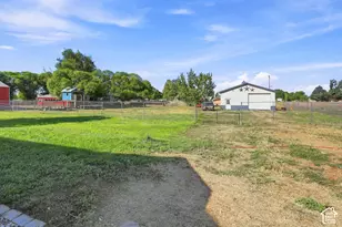 3207 N Pelican Dr, Farr West, UT 84404 - Photo 18