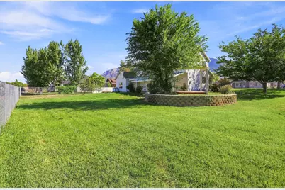 3207 N Pelican Dr, Farr West, UT 84404 - Photo 16