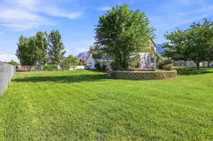 3207 N Pelican Dr, Farr West, UT 84404 - Photo 16