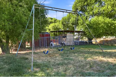 3207 N Pelican Dr, Farr West, UT 84404 - Photo 18