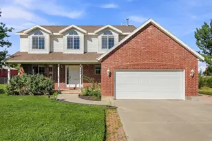 3207 N Pelican Dr, Farr West, UT 84404 - Photo 2