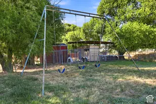 3207 N Pelican Dr, Farr West, UT 84404 - Photo 12