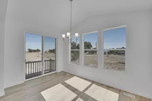2029 E Burger St, Lake Point, UT 84074 - Photo 12