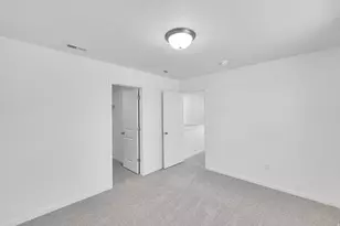 2029 E Burger St, Lake Point, UT 84074 - Photo 28