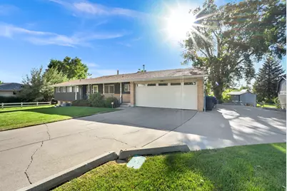 4250 S Panorama Dr E, Holladay, UT 84124 - Photo 2