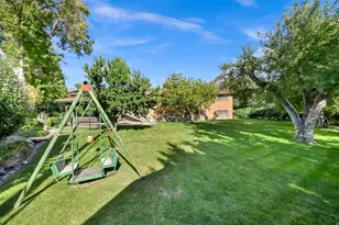 4250 S Panorama Dr E, Holladay, UT 84124 - Photo 4