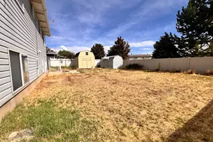 671 W 950 N, Clinton, UT 84015 - Photo 14