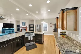 579 W 2400 S, Syracuse, UT 84075 - Photo 12