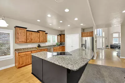579 W 2400 S, Syracuse, UT 84075 - Photo 10