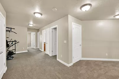 579 W 2400 S, Syracuse, UT 84075 - Photo 18