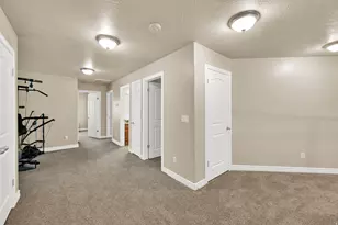 579 W 2400 S, Syracuse, UT 84075 - Photo 18