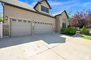 579 W 2400 S, Syracuse, UT 84075 - Photo 2