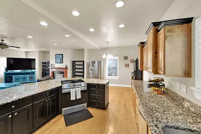 579 W 2400 S, Syracuse, UT 84075 - Photo 12