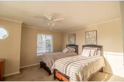 2288 E Emerald Hills Ct, Cottonwood Heights, UT 84121 - Photo 12