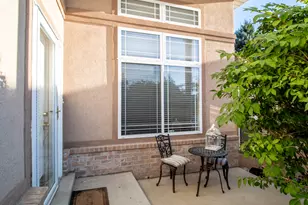 2288 E Emerald Hills Ct, Cottonwood Heights, UT 84121 - Photo 2