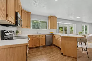 11065 S Longdale Cir E, Sandy, UT 84092 - Photo 8
