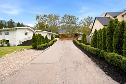 2424 E Oakcrest Ln, Holladay, UT 84121 - Photo 16