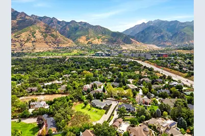 2424 E Oakcrest Ln, Holladay, UT 84121 - Photo 52