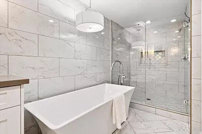 2424 E Oakcrest Ln, Holladay, UT 84121 - Photo 8