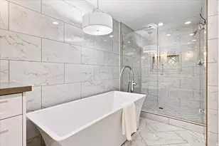 2424 E Oakcrest Ln, Holladay, UT 84121 - Photo 8