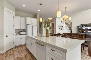 1692 W Spring Meadow Ln, Farmington, UT 84025 - Photo 14
