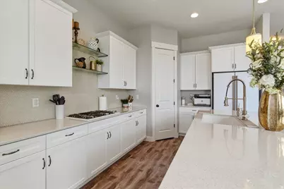 1692 W Spring Meadow Ln, Farmington, UT 84025 - Photo 12