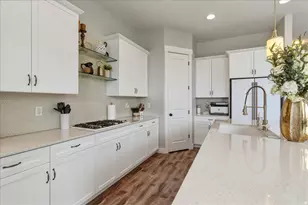 1692 W Spring Meadow Ln, Farmington, UT 84025 - Photo 12