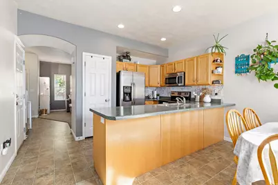 7876 S Dove Creek Ln, West Jordan, UT 84081 - Photo 10