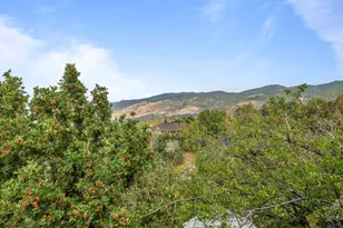 671 E Chelsea Dr S, Bountiful, UT 84010 - Photo 24